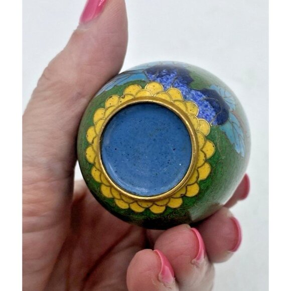 Vintage Cloisonné Bud Vase 3" Green Enamel Brass Floral Design Miniature Retro - Picture 5 of 9